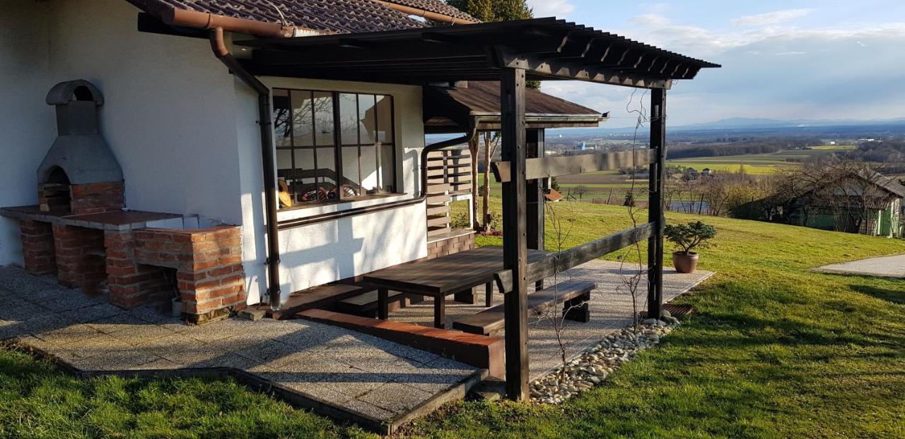 Holiday House Vilana Puconci Esterno foto