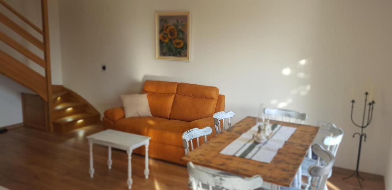 Holiday House Vilana Puconci Esterno foto