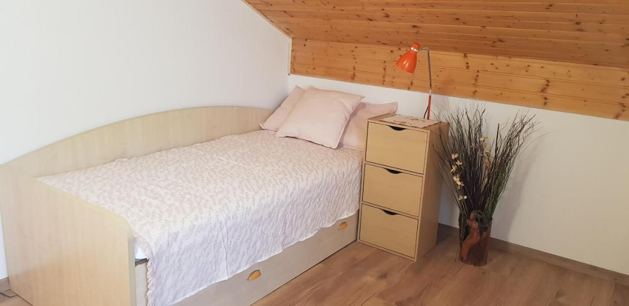 Holiday House Vilana Puconci Esterno foto