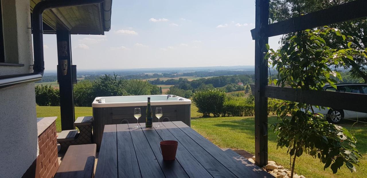 Holiday House Vilana Puconci Esterno foto